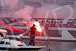 Zvezda's ball on the water - a spectacular celebration of the 32nd title of Serbian champion of fans and football players.Zvezdin bal na vodi - spektakularna proslava 32. titulu sampiona Srbije navijaca i fudbalera.