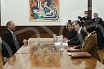 The President of the Republic of Serbia, Aleksandar Vucic, met with the Ambassador of Bahrain, Ahmed Abdulrahman Al Saati. Predsednik Republike Srbije Aleksandar Vucic sastao se sa ambasadorom Bahreina Ahmedom Alsatijem. 