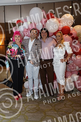 Emir Habibovic and Tamara Selimovic organized a celebration for the birth of their daughter Ariana at the Hyatt hotel.Emir Habibovic i Tamara Selimovic organizovali su u hotelu Hyatt proslavu povodom rodjenja cerke Ariane.