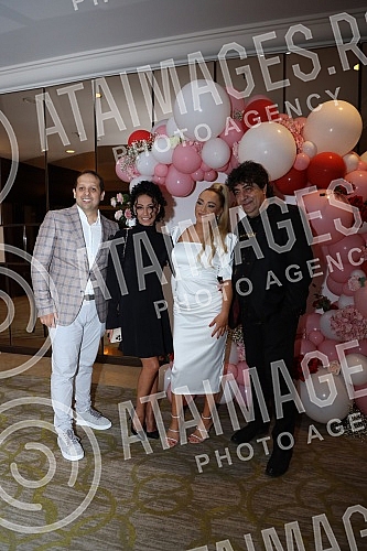 Emir Habibovic and Tamara Selimovic organized a celebration for the birth of their daughter Ariana at the Hyatt hotel.Emir Habibovic i Tamara Selimovic organizovali su u hotelu Hyatt proslavu povodom rodjenja cerke Ariane.