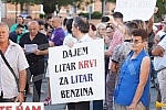 On Krajina Square in Banja Luka, about a hundred citizens expressed their dissatisfaction with the state of affairs in the protest ironically called 