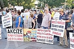 On Krajina Square in Banja Luka, about a hundred citizens expressed their dissatisfaction with the state of affairs in the protest ironically called 