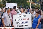 On Krajina Square in Banja Luka, about a hundred citizens expressed their dissatisfaction with the state of affairs in the protest ironically called 