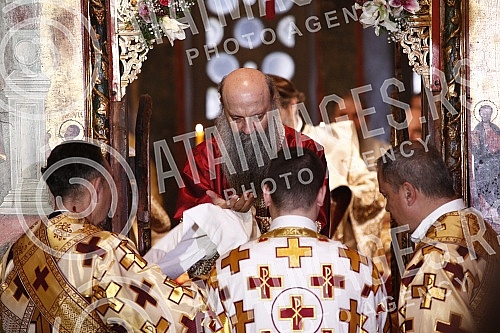 The Serbian Patriarch Porfirije was enthroned in the Peck Patriarchate Monastery, in Kosovo and Metohija, on the throne of the Archbishop of Pec and Serbian Patriarchs, and the act of ordination took place on the Feast of the Intercession of the Bles