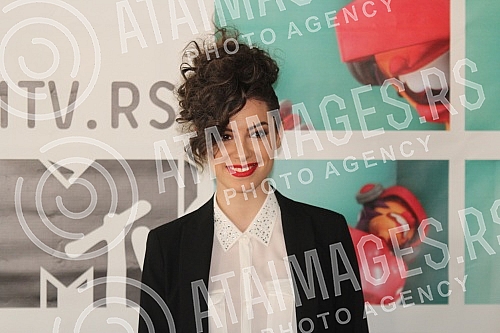 At the Mikser House, the second annual MTV Video Play Awards took place to pay tribute to the performers whose spots were most frequently aired on the regional MTV channel.U Mikser Houseu, odrzana druga po redu godisnja dodela MTV Video Play nagrada