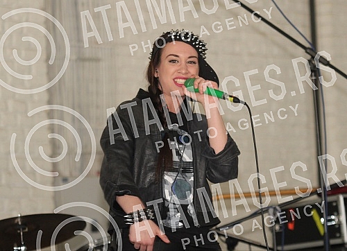 At the Mikser House, the second annual MTV Video Play Awards took place to pay tribute to the performers whose spots were most frequently aired on the regional MTV channel.U Mikser Houseu, odrzana druga po redu godisnja dodela MTV Video Play nagrada