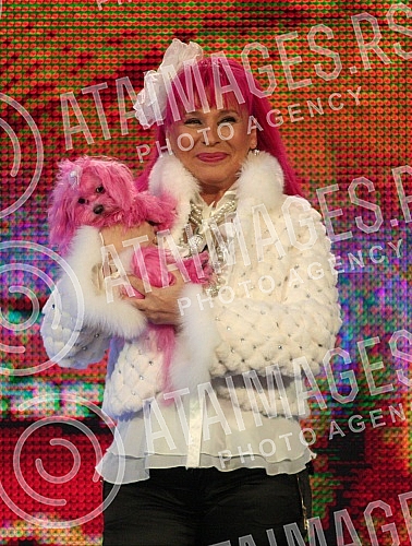 The beginning of the second season of the show Farm on Pink TV.Pocetak druge sezone rijaliti soua Farma na televiziji Pink.