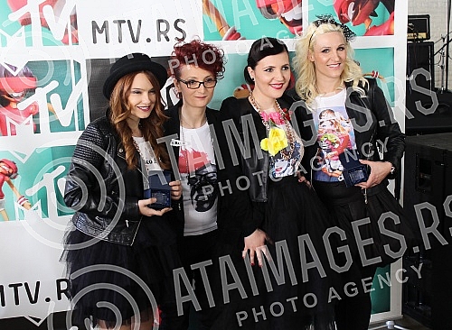 At the Mikser House, the second annual MTV Video Play Awards took place to pay tribute to the performers whose spots were most frequently aired on the regional MTV channel.U Mikser Houseu, odrzana druga po redu godisnja dodela MTV Video Play nagrada
