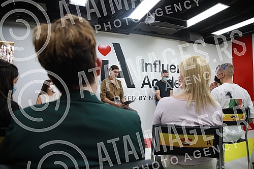 The Influence Academy project was presented at the Museum of Selfies - a project of training, teaching and social responsibility for online influencers, backed by the regional organization Propulsion and the company Facebook.U Muzeju selfija predst