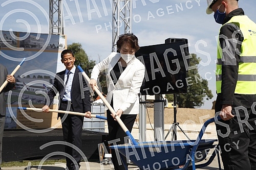  The President of the Republic of Serbia, Aleksandar Vucic, attended the ceremony of laying the foundation stone for the construction of a vaccine factory for the Chinese company Sinofarm, with the joint investment of Serbia, the People's Republic of