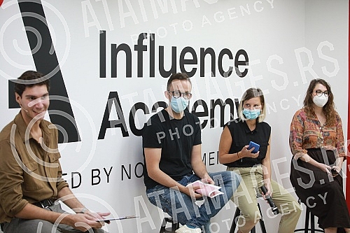 The Influence Academy project was presented at the Museum of Selfies - a project of training, teaching and social responsibility for online influencers, backed by the regional organization Propulsion and the company Facebook.U Muzeju selfija predst