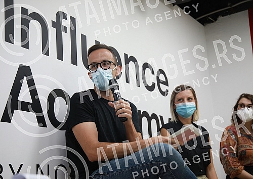 The Influence Academy project was presented at the Museum of Selfies - a project of training, teaching and social responsibility for online influencers, backed by the regional organization Propulsion and the company Facebook.U Muzeju selfija predst