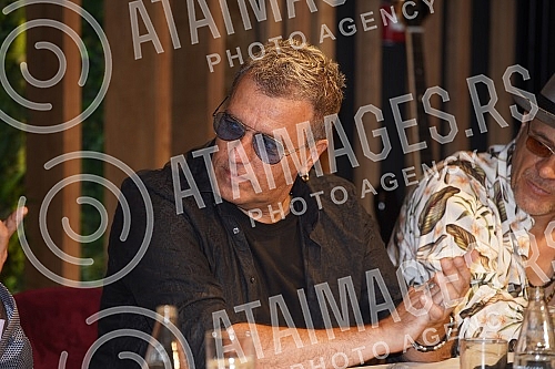 In the Kombank Hall, in the Jazz Canteen in Lisbon, the Plan B Foundation was promoted with the premiere of the first single from the 