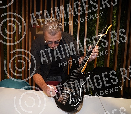 In the Kombank Hall, in the Jazz Canteen in Lisbon, the Plan B Foundation was promoted with the premiere of the first single from the 