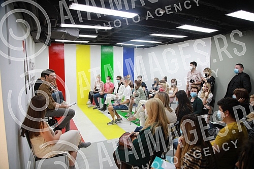 The Influence Academy project was presented at the Museum of Selfies - a project of training, teaching and social responsibility for online influencers, backed by the regional organization Propulsion and the company Facebook.U Muzeju selfija predst