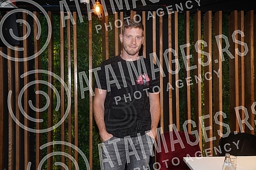 In the Kombank Hall, in the Jazz Canteen in Lisbon, the Plan B Foundation was promoted with the premiere of the first single from the 