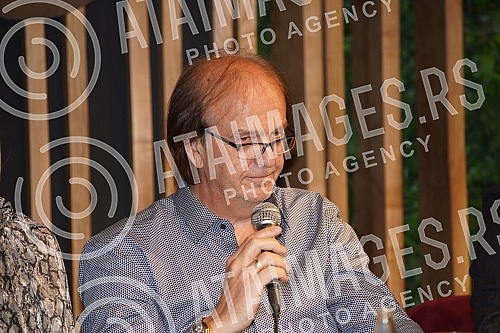 In the Kombank Hall, in the Jazz Canteen in Lisbon, the Plan B Foundation was promoted with the premiere of the first single from the 