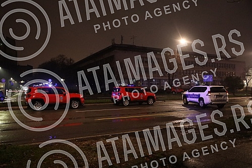 In Omladinskih brigada Street, there was an explosion and a fire in the Kosnica restaurant, which burned down, the flames engulfed three other buildings, and there are injured in the fire.U Ulici Omladinskih brigada je doslo do eksplozije i pozara 