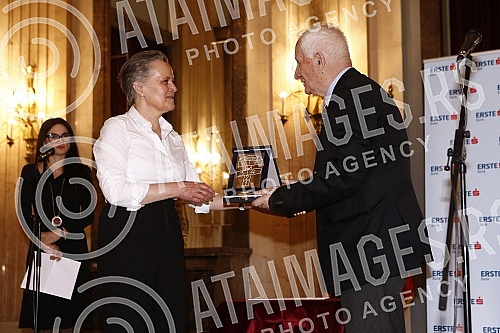 The Momo Kapor Award, the eleventh in a row, which went to the writer Vesna Goldsworthy for the novel 