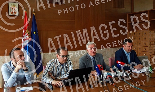 The Interim Media Monitoring Oversight Body held a press conference to present a preliminary Report on the Behavior of Media Service Providers during the election campaign.Privremeno nadzorno telo za pracenje medija tokom izborne kampanje odrzalo j