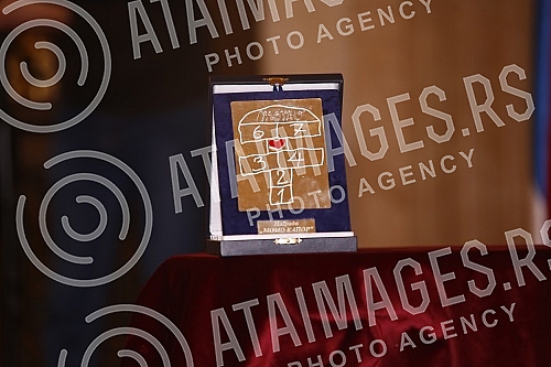 The Momo Kapor Award, the eleventh in a row, which went to the writer Vesna Goldsworthy for the novel 