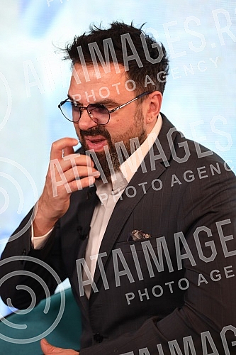 A press conference at which one of the biggest pop stars of the region and singer-songwriter Petra Graso announced a concert at the Stark Arena was held at Sky Garden.Konferencija za medije na kojoj je jedna od najvecih pop zvezda regiona i kantaut