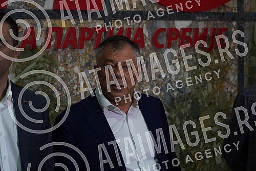 The ceremonial meeting of the Main Board of the Socialist Party of Serbia on the occasion of marking 32 years since the founding of the party was held at the party's headquarters, and SPS President Ivica Dacic addressed it.Svecana sednica Glavnog o