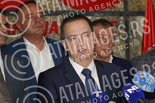 The ceremonial meeting of the Main Board of the Socialist Party of Serbia on the occasion of marking 32 years since the founding of the party was held at the party's headquarters, and SPS President Ivica Dacic addressed it.Svecana sednica Glavnog o