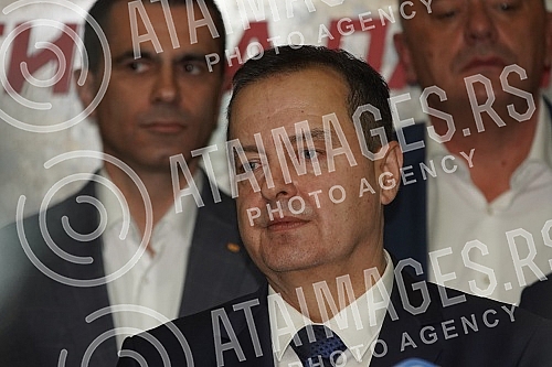 The ceremonial meeting of the Main Board of the Socialist Party of Serbia on the occasion of marking 32 years since the founding of the party was held at the party's headquarters, and SPS President Ivica Dacic addressed it.Svecana sednica Glavnog o