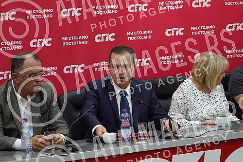 The ceremonial meeting of the Main Board of the Socialist Party of Serbia on the occasion of marking 32 years since the founding of the party was held at the party's headquarters, and SPS President Ivica Dacic addressed it.Svecana sednica Glavnog o