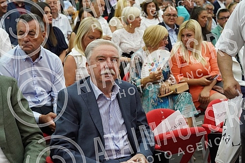 The ceremonial meeting of the Main Board of the Socialist Party of Serbia on the occasion of marking 32 years since the founding of the party was held at the party's headquarters, and SPS President Ivica Dacic addressed it.Svecana sednica Glavnog o