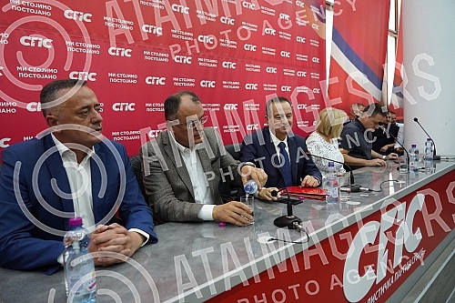 The ceremonial meeting of the Main Board of the Socialist Party of Serbia on the occasion of marking 32 years since the founding of the party was held at the party's headquarters, and SPS President Ivica Dacic addressed it.Svecana sednica Glavnog o