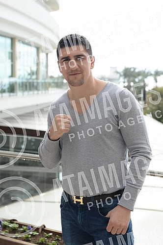 Marko Huk (Marco Huck ili Muamer Hukic) profesionalni bokser na pripremama u Antaliji (Antalya) regia Lara u hotelu Mirikl (Miracle).