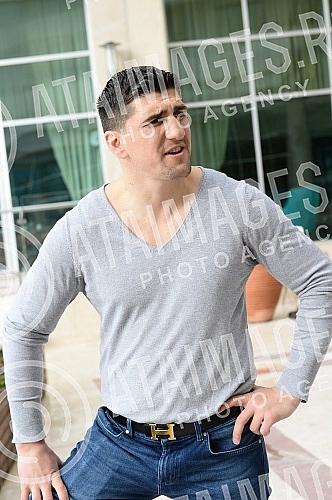 Marko Huk (Marco Huck ili Muamer Hukic) profesionalni bokser na pripremama u Antaliji (Antalya) regia Lara u hotelu Mirikl (Miracle).