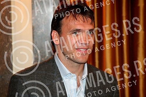 Football player Dejan Rambo Petkovic visiting City assembly.Fudbaler Dejan Rambo Petkovic u poseti kupstini grada.