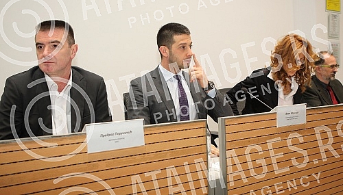 Sastanak predstavnika nacionalnih saveza sa Vanjom Udovicicem - mnistrom omladine i sporta povodom novog zakona o sportu drzana u sali skupstine Stari grad.