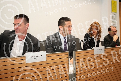 Sastanak predstavnika nacionalnih saveza sa Vanjom Udovicicem - mnistrom omladine i sporta povodom novog zakona o sportu drzana u sali skupstine Stari grad.