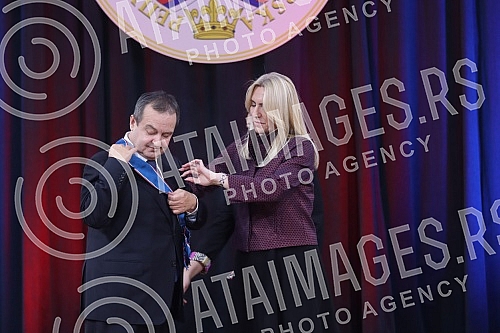 On the occasion of marking the 30th anniversary of the Republic of Srpska and the celebration of the Day of the Republic, the President of Srpska Zeljka Cvijanovic presented decorations and recognitions to deserving institutions and individuals. Po