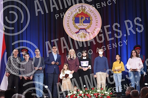 On the occasion of marking the 30th anniversary of the Republic of Srpska and the celebration of the Day of the Republic, the President of Srpska Zeljka Cvijanovic presented decorations and recognitions to deserving institutions and individuals. Po