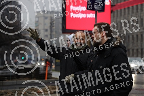 Politician Srdjan Nogo and his supporters protested against Rio Tinto in front of the National Assembly.Politicar Srdjan Nogo i njegove pristalice su ispred narodne skupstine protestvovale protiv Rio Tinta.