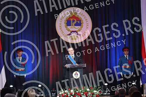 On the occasion of marking the 30th anniversary of the Republic of Srpska and the celebration of the Day of the Republic, the President of Srpska Zeljka Cvijanovic presented decorations and recognitions to deserving institutions and individuals. Po