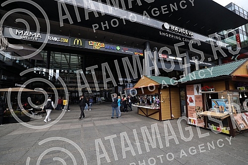 lice received a report that explosives had been planted in the Rajiceva shopping center in Belgrade, which led to the evacuation of visitors to the facility.Policija je dobila prijavu da je u trznom centru Rajiceva u Beogradu postavljen eksploziv, 