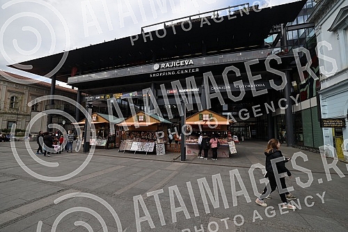 lice received a report that explosives had been planted in the Rajiceva shopping center in Belgrade, which led to the evacuation of visitors to the facility.Policija je dobila prijavu da je u trznom centru Rajiceva u Beogradu postavljen eksploziv, 