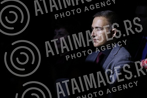 As part of the celebration of the Day of the Serbian Army, the Revue Orchestra and the Mixed Choir of the Art Ensemble of the Ministry of Defense Stanislav Binicki organized a concert in Kombank Hall.U okviru obelezavanja Dana Vojske Srbije, Revijs