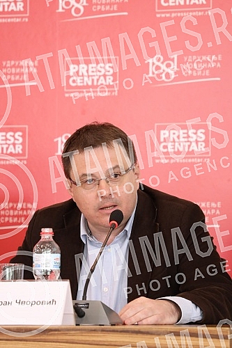 Catena mundi organized a press conference to discuss the imposition of sanctions on Russia.Catena mundi je organizovala konferenciju za medije na kojoj je bilo reci uvodjenju sankcija Rusiji.