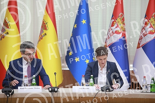 The Prime Minister of Serbia Ana Brnabic participated in the second business forum Serbia-Spain, which was organized by the Chamber of Commerce of Serbia and the Chamber of Commerce of Spain.Predsednica Vlade Srbije Ana Brnabic ucestvovala je na dr