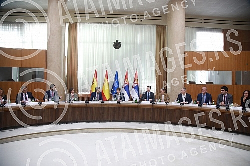 The Prime Minister of Serbia Ana Brnabic participated in the second business forum Serbia-Spain, which was organized by the Chamber of Commerce of Serbia and the Chamber of Commerce of Spain.Predsednica Vlade Srbije Ana Brnabic ucestvovala je na dr