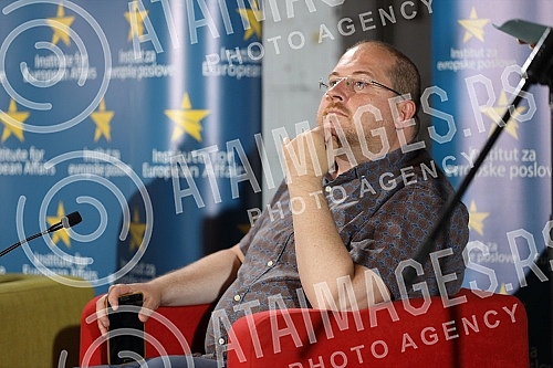 The Institute for European Affairs, with the support of the Balkan Trust for Democracy and USAID, organized a public debate focusing on the human rights of Serbian citizens during the current pandemic crisis.Institut za evropske poslove organizovao