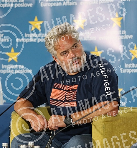 The Institute for European Affairs, with the support of the Balkan Trust for Democracy and USAID, organized a public debate focusing on the human rights of Serbian citizens during the current pandemic crisis.Institut za evropske poslove organizovao