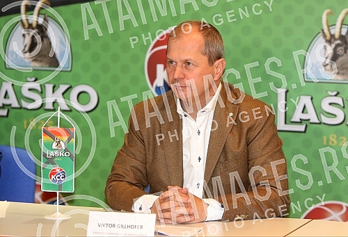 Signing of the sponsorship agreement between the Basketball Association of Serbia and the Lasko brewery.Potpisivanje sponzorskog ugovora izmedju Kosarkaskog saveza Srbije i pivare Lasko.